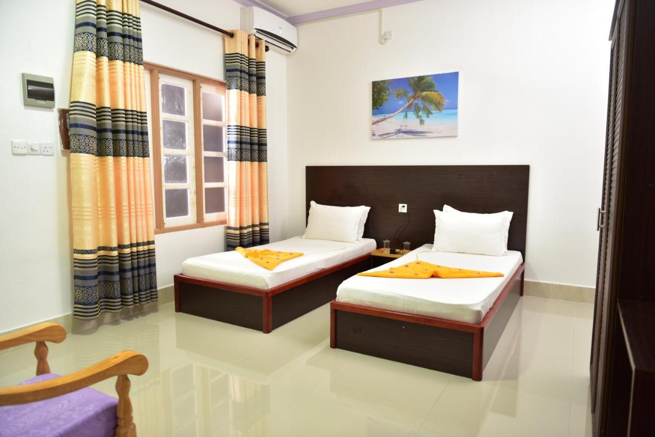 Moodhumaa Inn Guraidhoo  Buitenkant foto