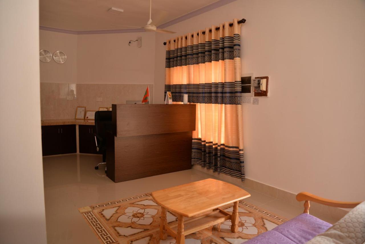 Moodhumaa Inn Guraidhoo  Buitenkant foto